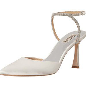 Badgley Mischka Women's Kamilah Pumps Soft White Size 8.5 New
